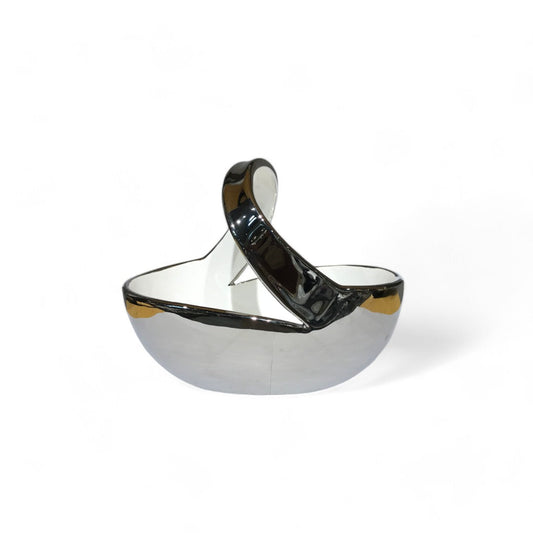 Flower Basket - The Timeless Beauty of a Perfect Gift | Modiano.pk
