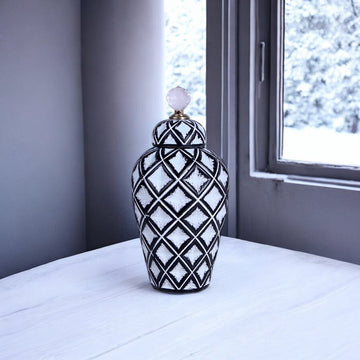 Black & White Vase Medium
