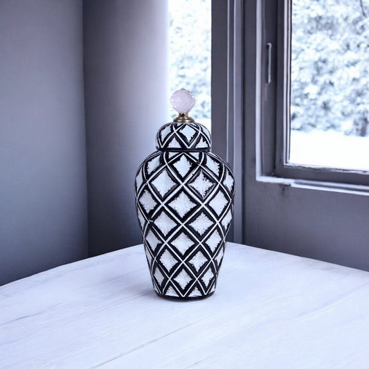 Black & White Vase Medium