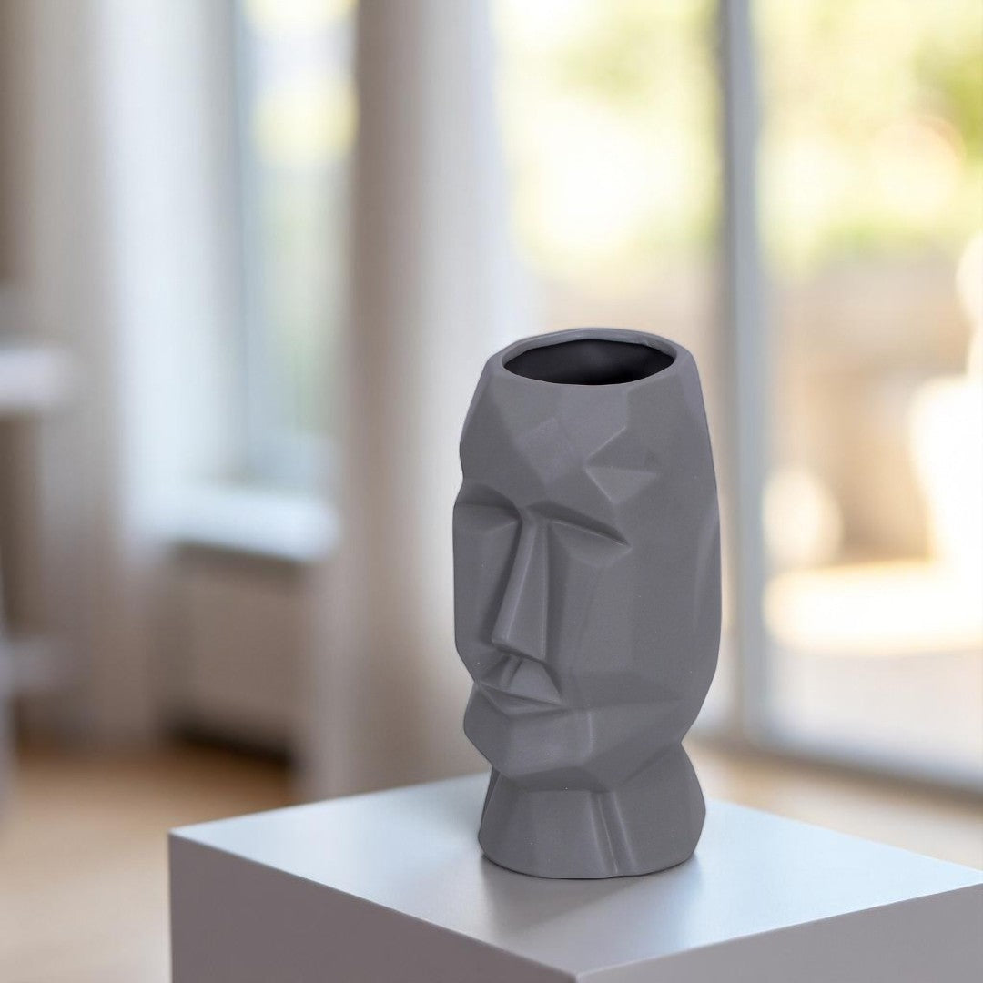 SCULPTURE VASE